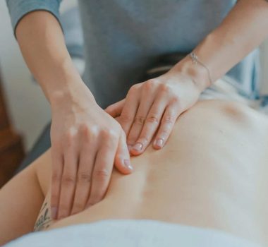 Massage pratiqué au cabinet d'aiguille tes sens aux Rasses en Suisse